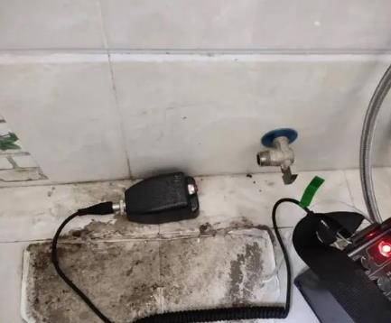 阿拉善右屋顶漏水维修公司分享下卫生间漏水的危害及解决方法
